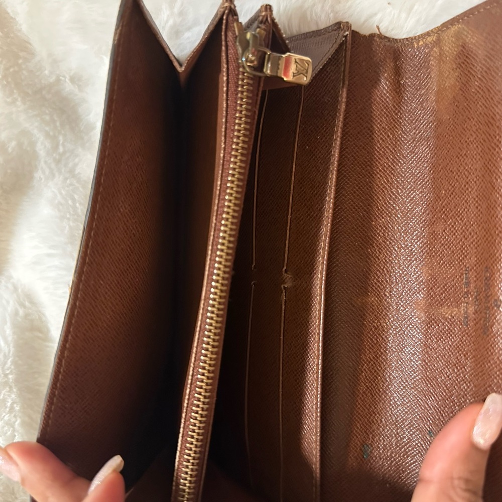 Louis Vuitton Monogram Wallet - Picture 12 of 12